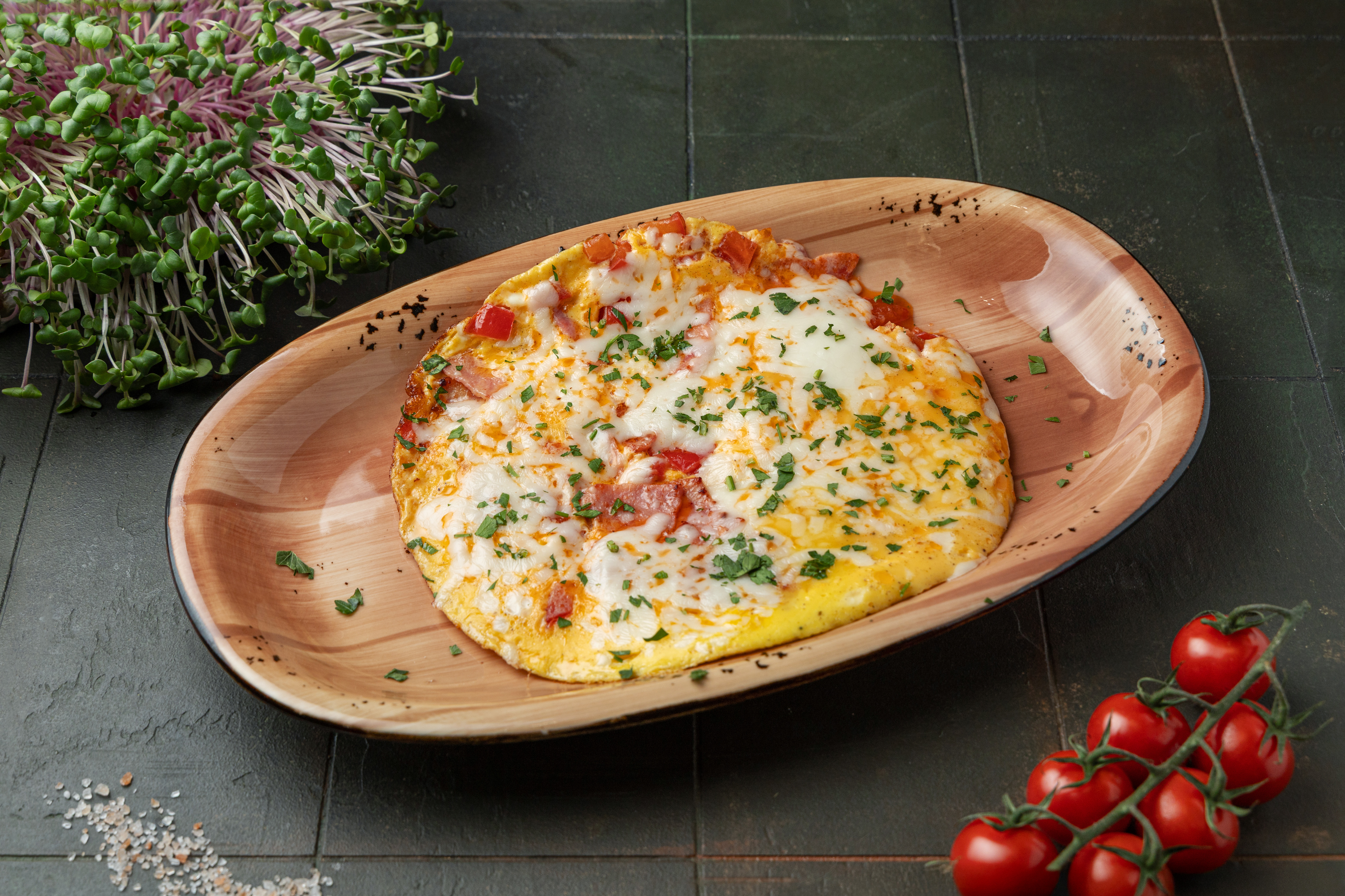 <span style="font-weight: 700;">Омлет с ветчиной помидором и сыром 360г</span><br>