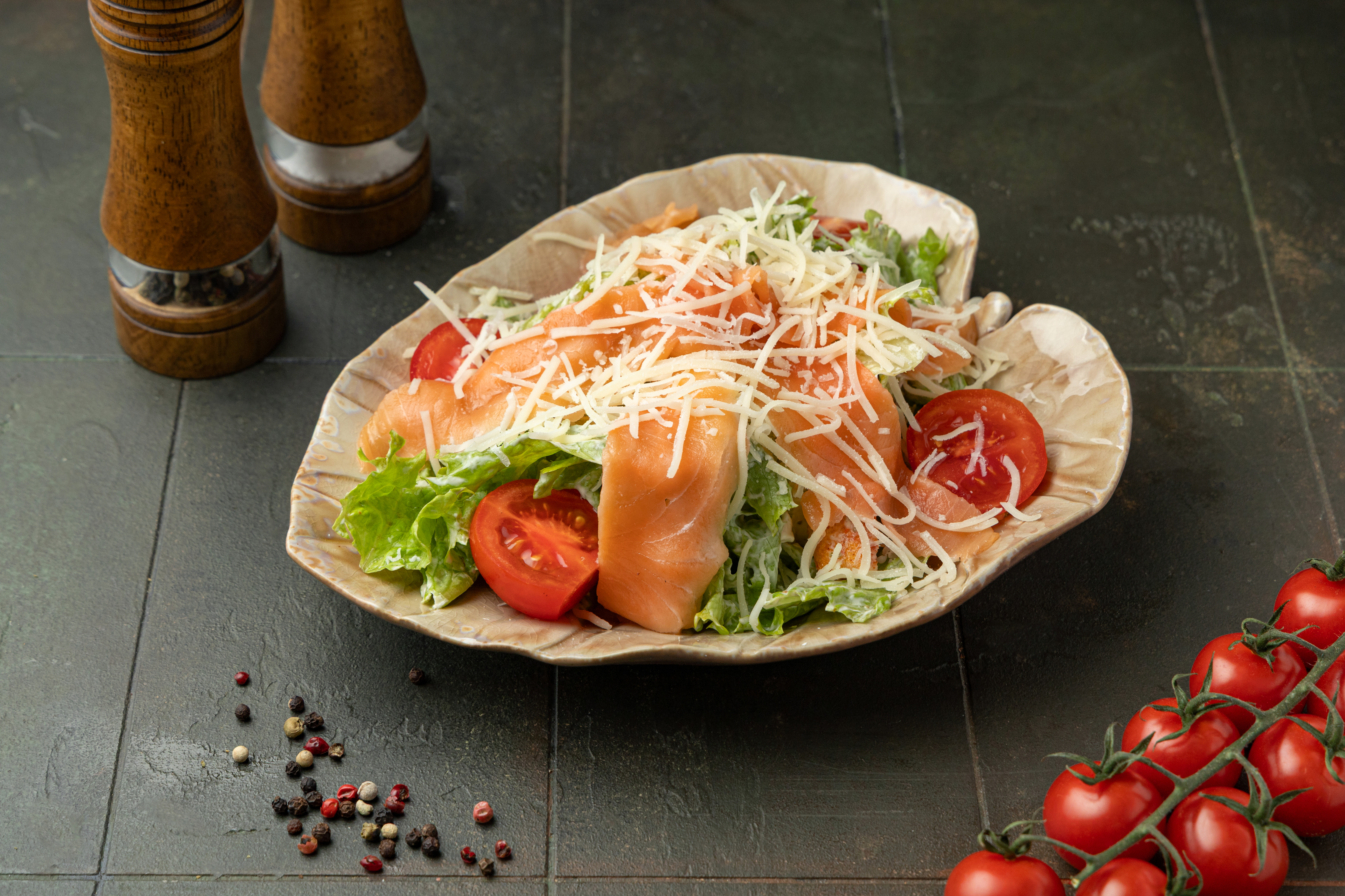 <span style="font-weight: 700;">Цезарь с лососем 190г</span><br>