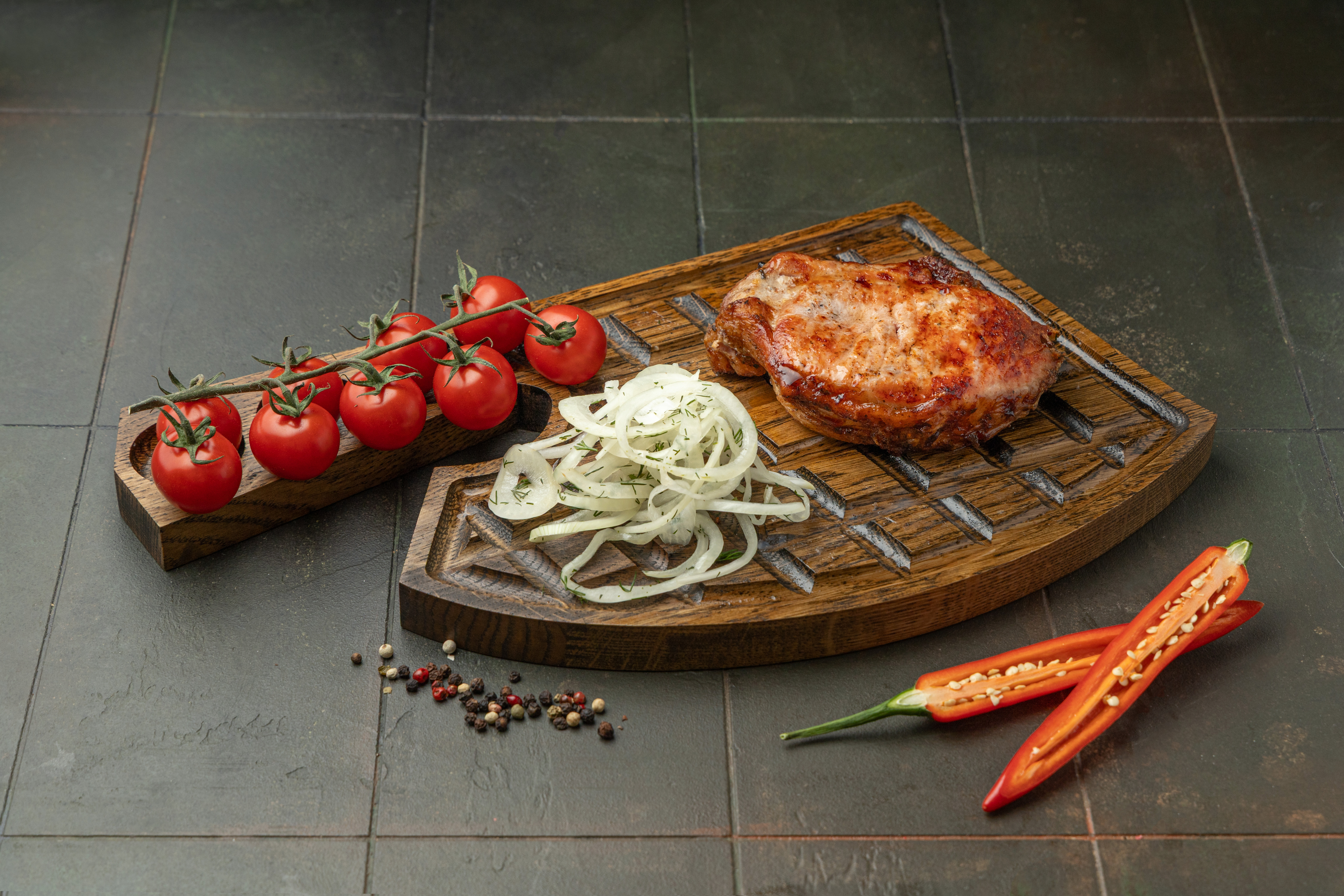 <span style="font-weight: 700;">Свиной антрекот 100 г</span><br>