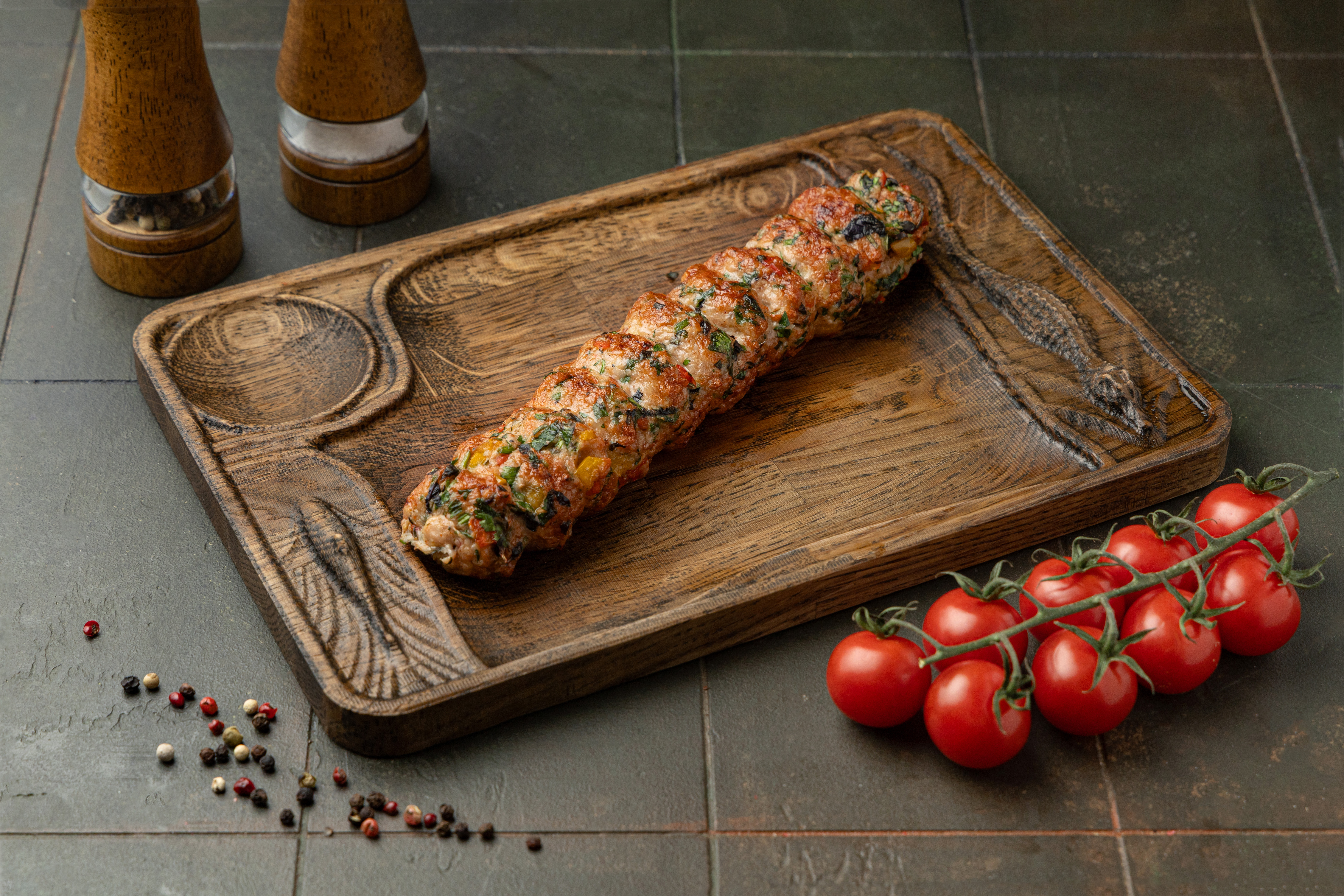 <span style="font-weight: 700;">Люля-кебаб с зеленью и курицей 100 г</span><br>