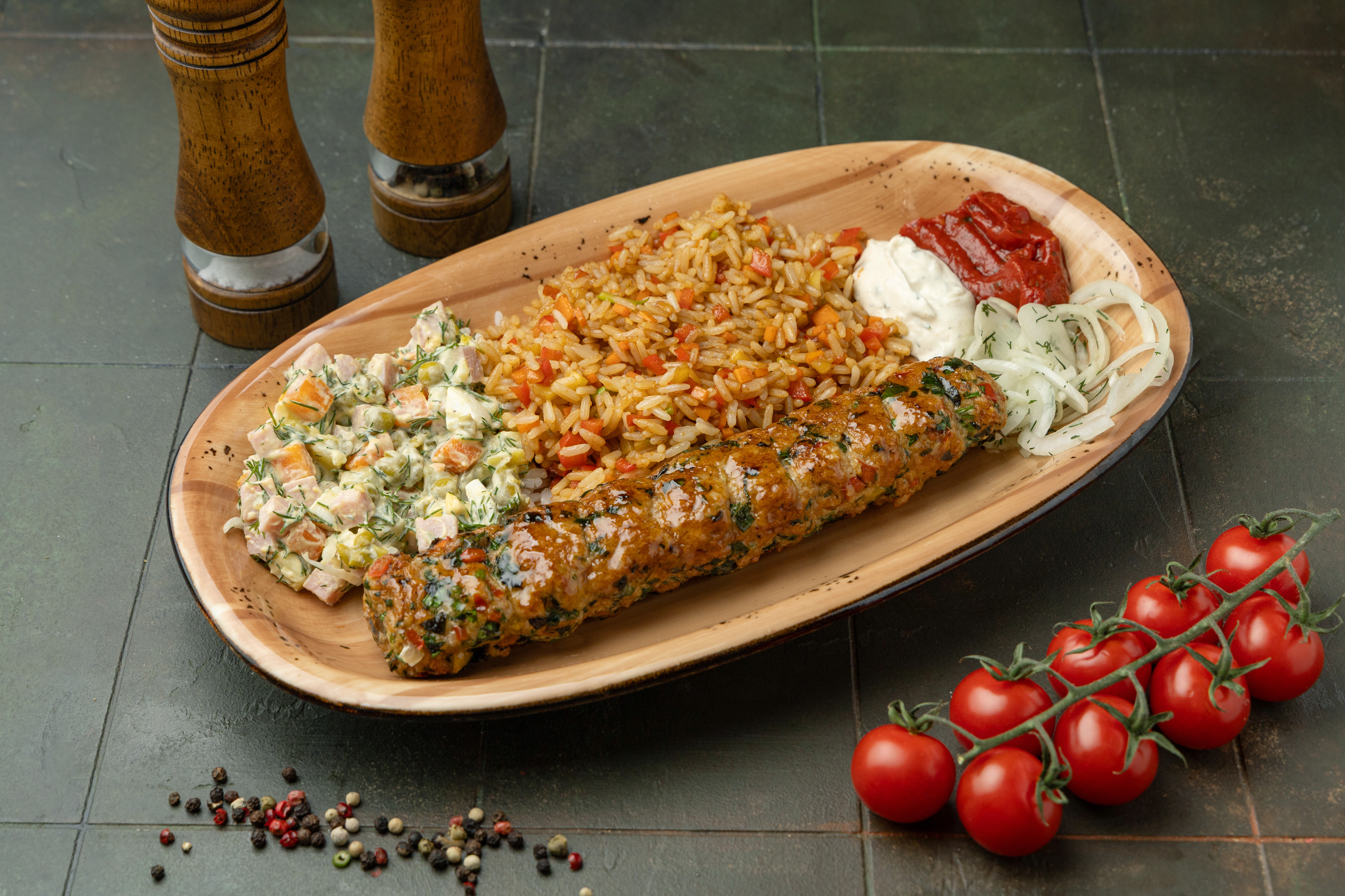 <span style="font-weight: 700;">Сет №8 Люля-кебаб из куриного филе с зеленью 450 г</span><br>